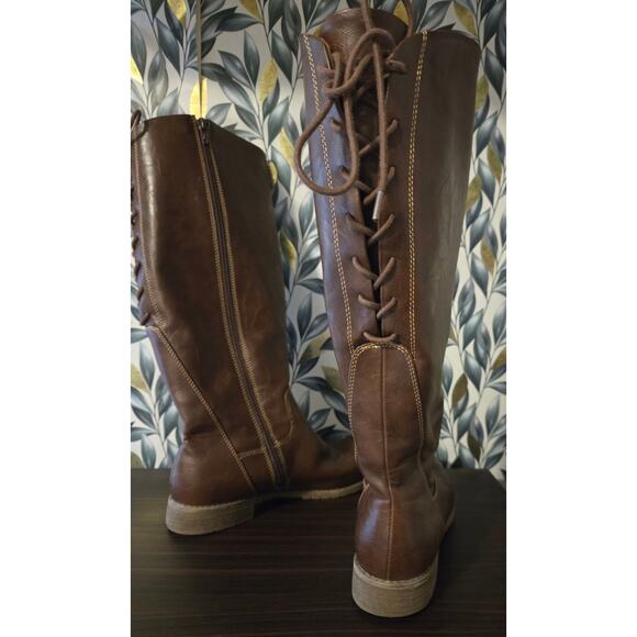 Eurosoft lace back boots for wide or regular calf - Picture 2 of 4